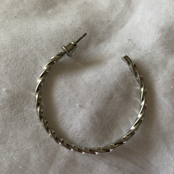 2 pairs of earrings, silver and gild coloured - Picture 3 of 3